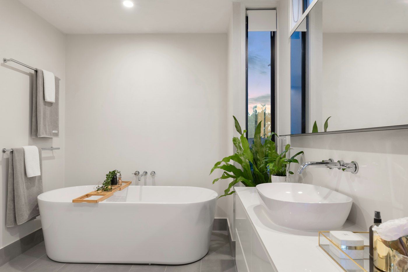 Caulk a Tub or Shower