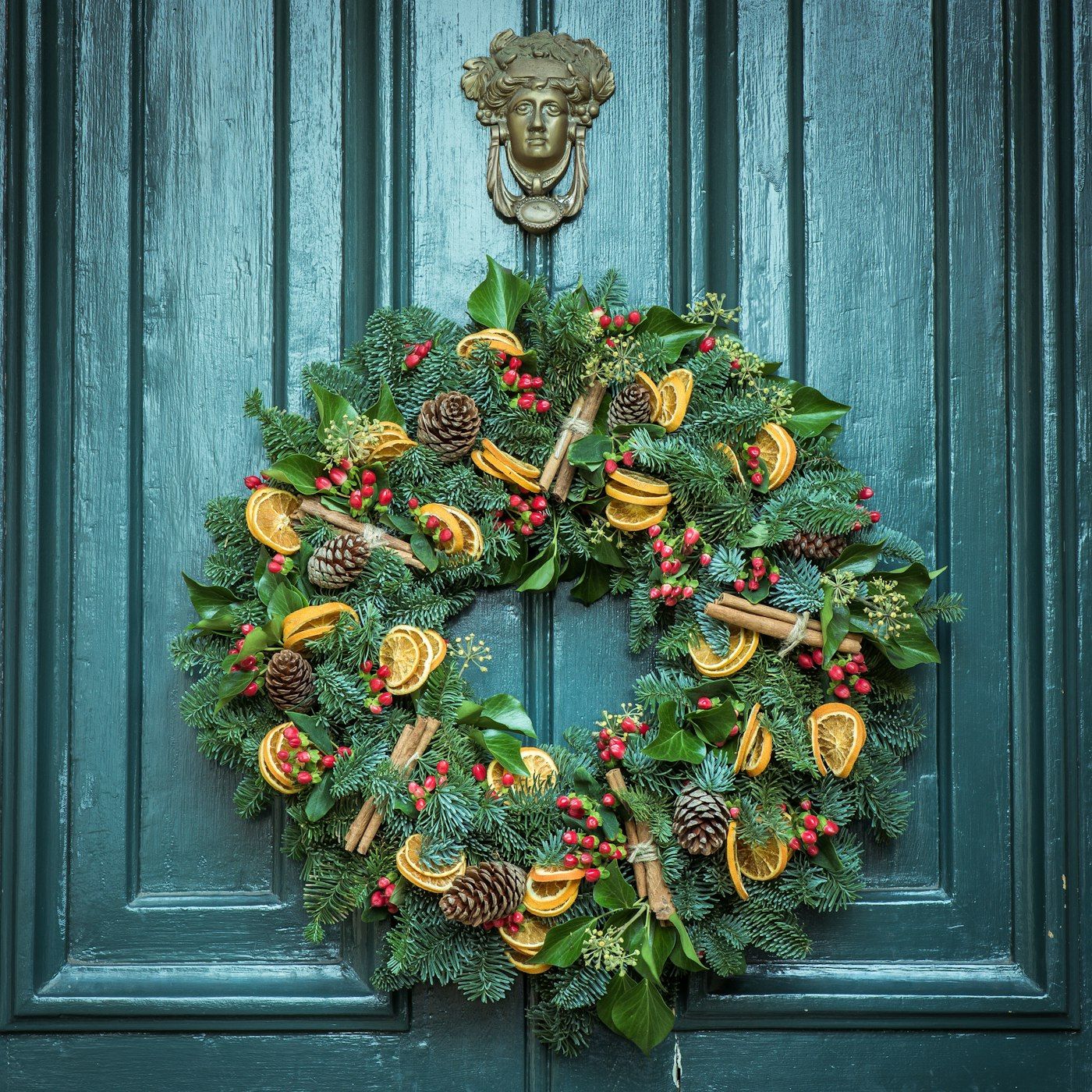 Christmas Exterior: Garland, Wreaths & Lights
