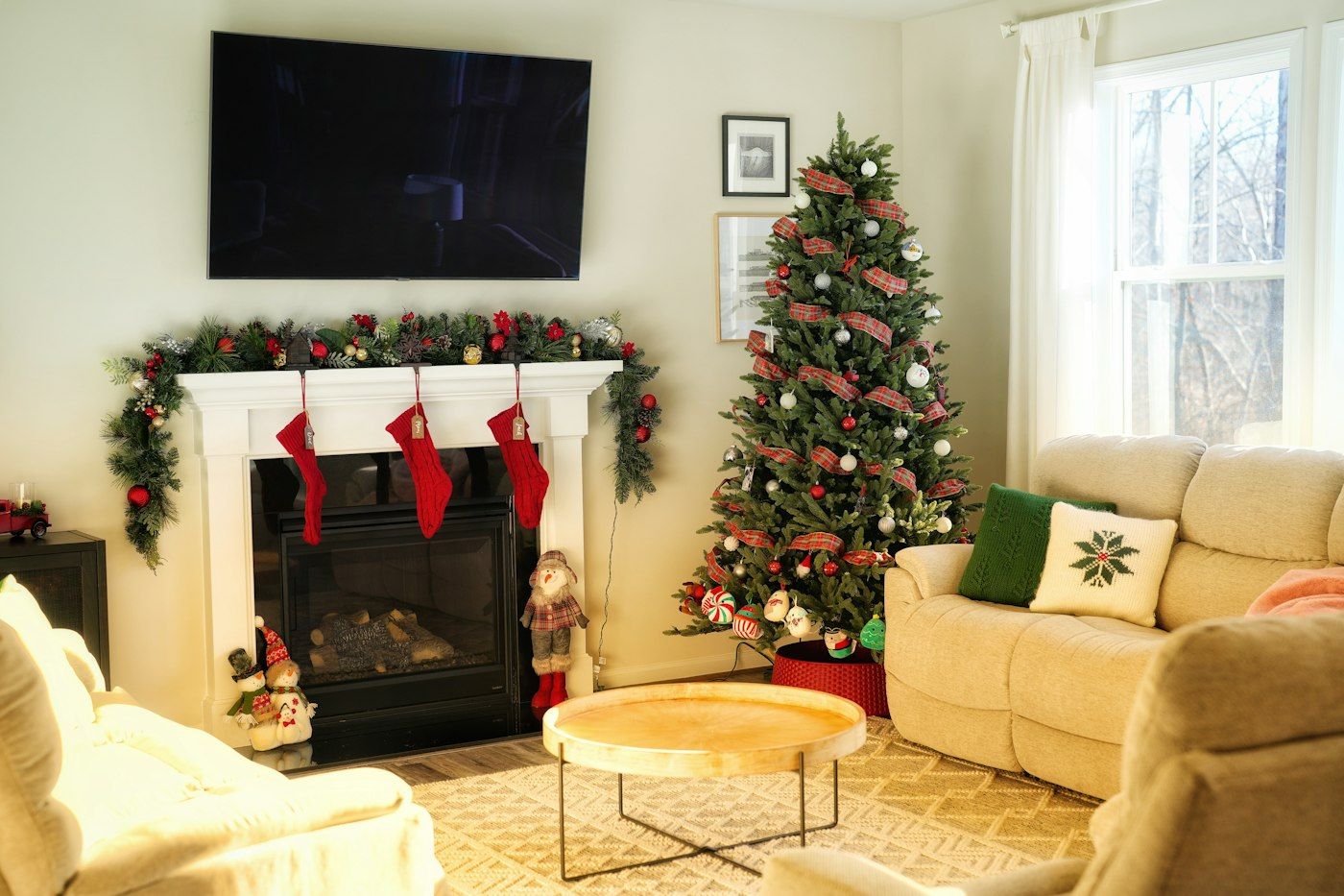 Christmas Interior: Tree, Mantel & Staircase